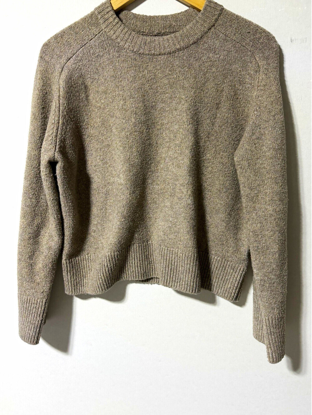 Abercrombie & Fitch Women's Beige Solid Knit Crew Neck Pullover Sweater S